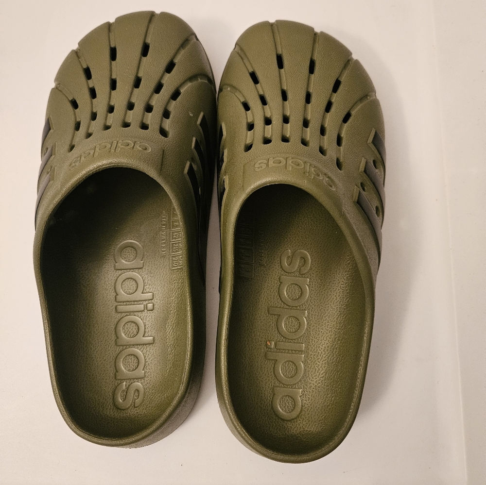 Adidas Clogs - Picture 2 of 3